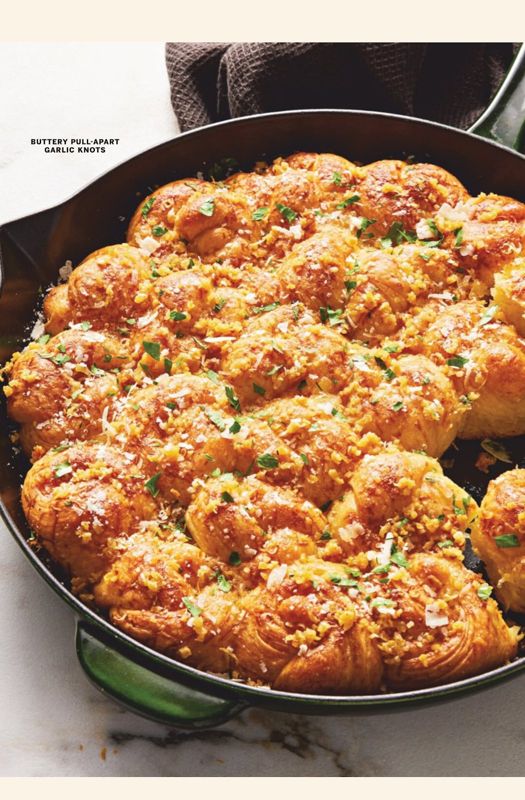 Buttery Pull-Apart Garlic Knots