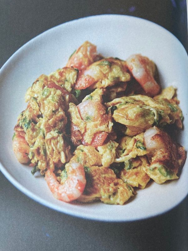 Scrambled eggs with shrimp